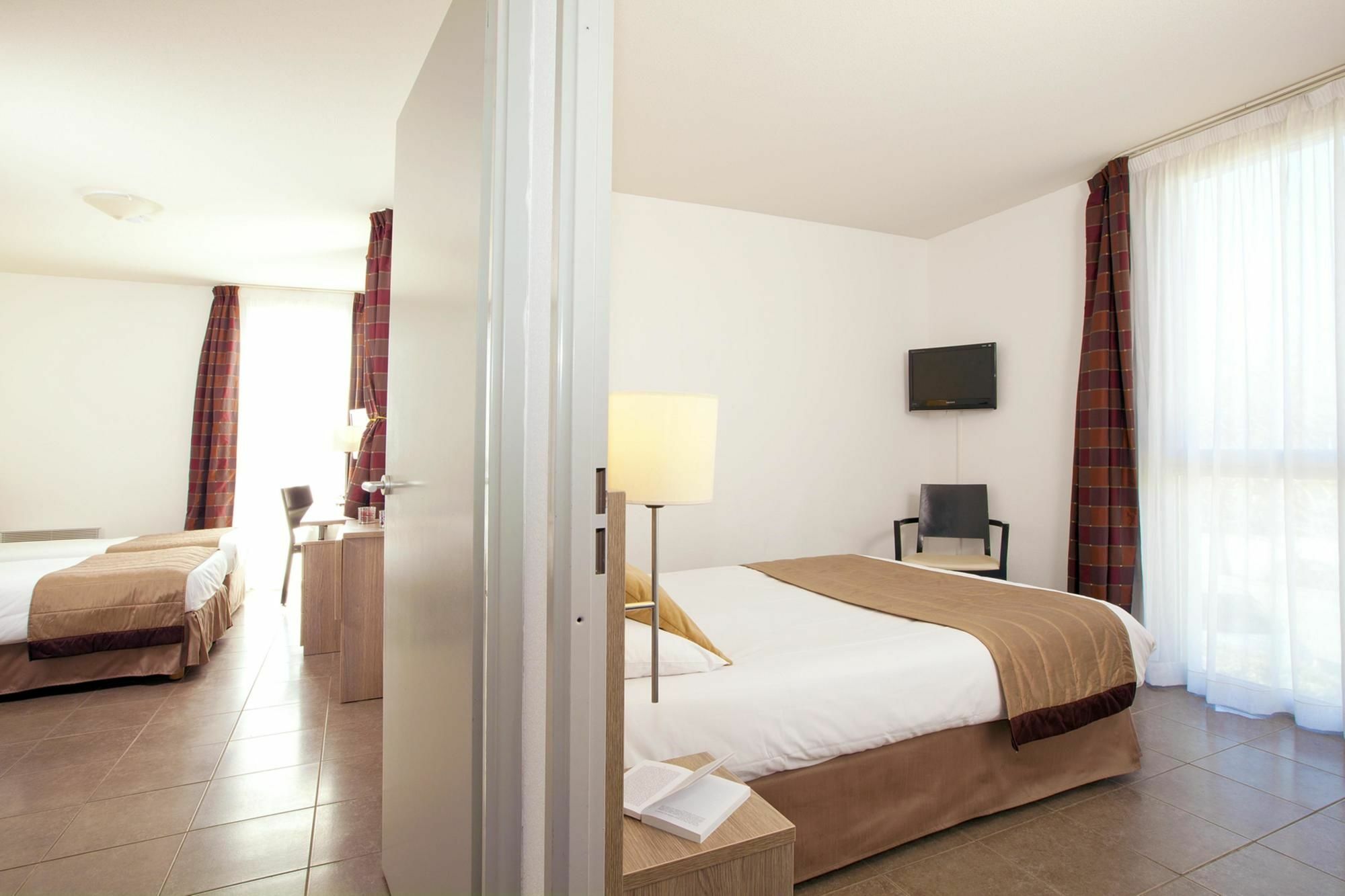 Apparthotel Sejours & Affaires מנוסק מראה חיצוני תמונה